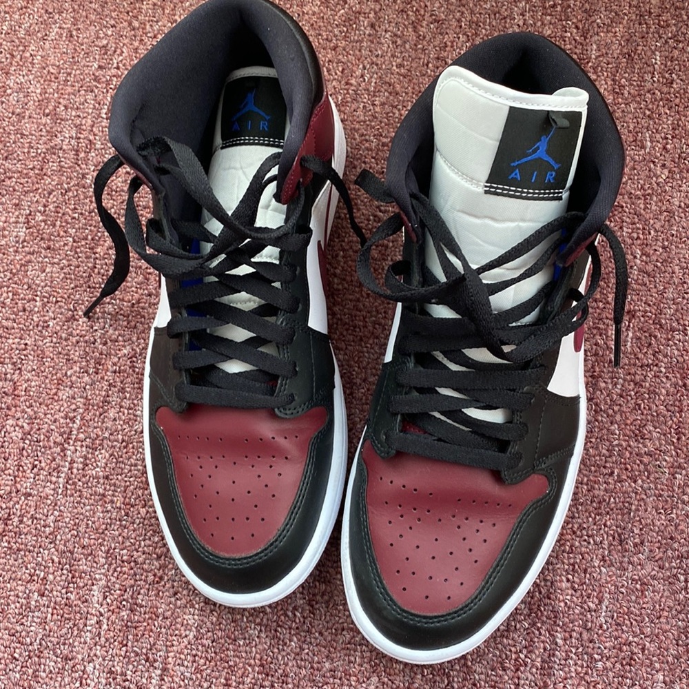Jordan 1 Mid SE Black Dark Beetroot (Womens)